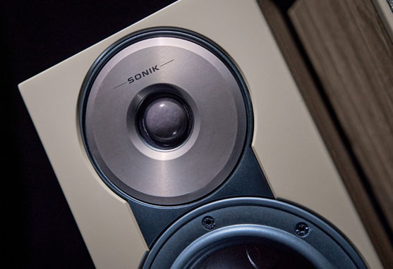 Dali Sonik 1 Bookshelf Speaker
